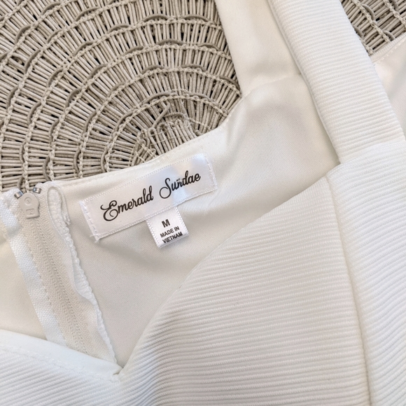 EMERALD SUNDAE Juniors' Cold-Shoulder Fit & Flare Dress - Picture 2 of 8